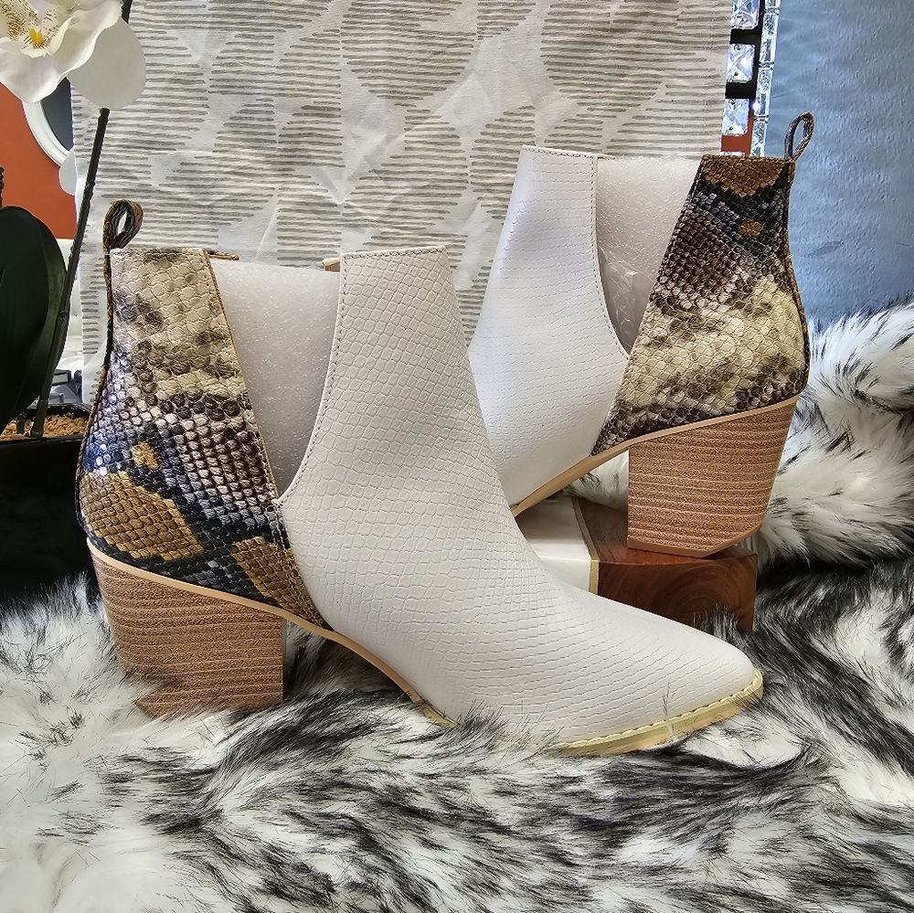 Women's V Cut Out Ankle Boots Pointed Toe Snakeskin